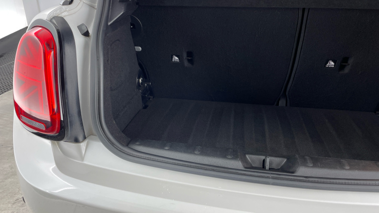 MINI Hatchback 135kW Cooper S Level 2 33kWh 3dr Auto Electric Hatchback